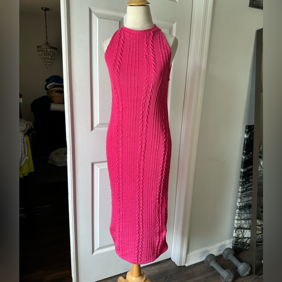 Beautiful sleeveless, lightweight sweater dress pink size small - Picture 1 of 4